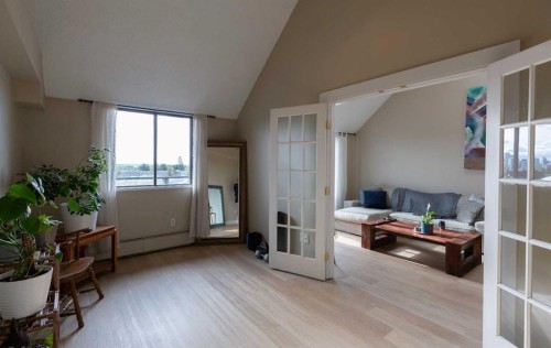 605-1900 25A Street Sw, Calgary, AB - Indoor