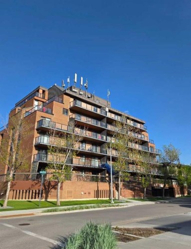 605-1900 25A Street Sw, Calgary, AB - Outdoor With Facade