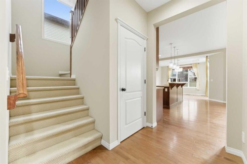 29 Royal Birkdale Drive Nw, Calgary, AB - Indoor Photo Showing Other Room