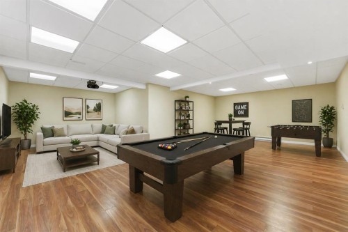 29 Royal Birkdale Drive Nw, Calgary, AB - Indoor Photo Showing Other Room