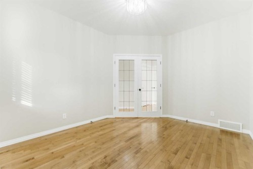 29 Royal Birkdale Drive Nw, Calgary, AB - Indoor Photo Showing Other Room