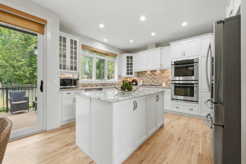 8216 9 Avenue Sw, Calgary, AB - Indoor Photo Showing Kitchen With Upgraded Kitchen