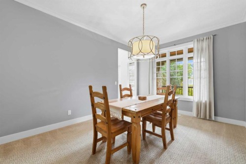 8216 9 Avenue Sw, Calgary, AB - Indoor Photo Showing Dining Room