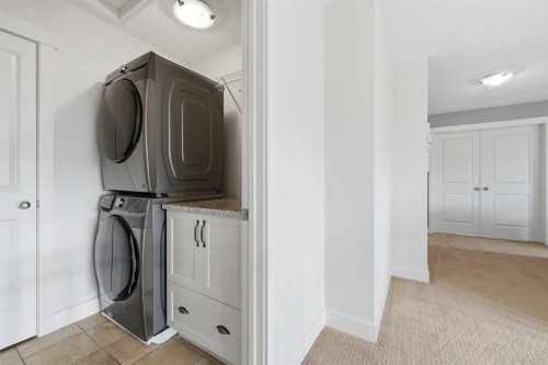 8216 9 Avenue Sw, Calgary, AB - Indoor Photo Showing Laundry Room