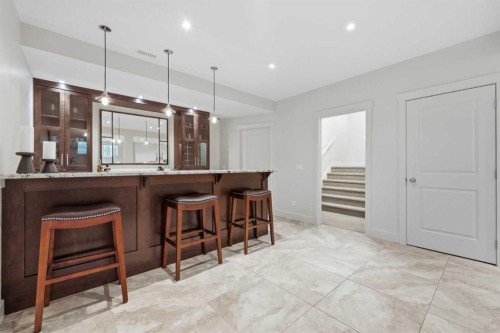 8216 9 Avenue Sw, Calgary, AB - Indoor