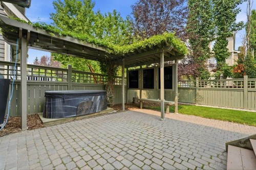 8216 9 Avenue Sw, Calgary, AB - Outdoor