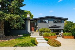 97 Chinook Drive SW Calgary, AB T2V 2P8