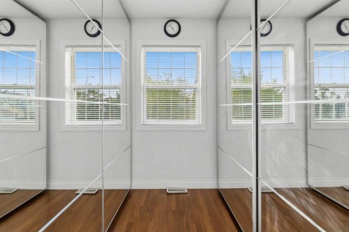 307 Hidden Cove Nw, Calgary, AB - Indoor Photo Showing Other Room