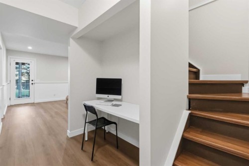 307 Hidden Cove Nw, Calgary, AB - Indoor