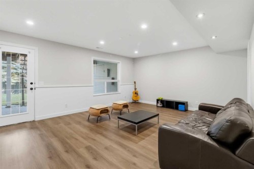 307 Hidden Cove Nw, Calgary, AB - Indoor