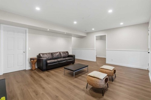 307 Hidden Cove Nw, Calgary, AB - Indoor