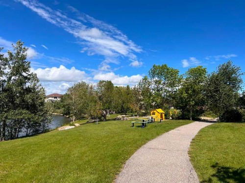 307 Hidden Cove Nw, Calgary, AB - Outdoor