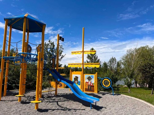 307 Hidden Cove Nw, Calgary, AB - Outdoor