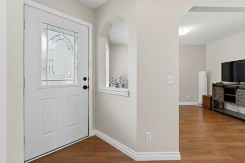 307 Hidden Cove Nw, Calgary, AB - Indoor Photo Showing Other Room