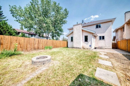 216 Millbank Road Sw, Calgary, AB - Outdoor