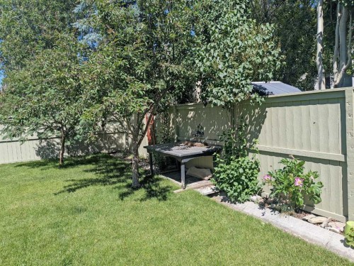 34 Coopers Close Sw, Airdrie, AB - Outdoor