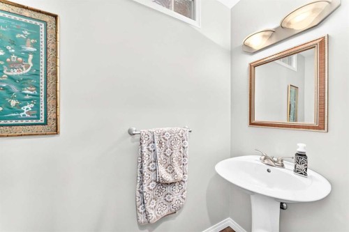 256 Midvalley Place Se, Calgary, AB - Indoor Photo Showing Bathroom