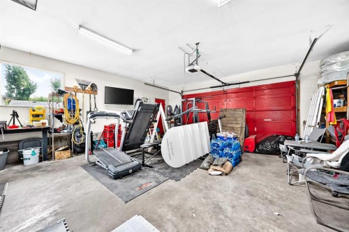 256 Midvalley Place Se, Calgary, AB - Indoor Photo Showing Garage