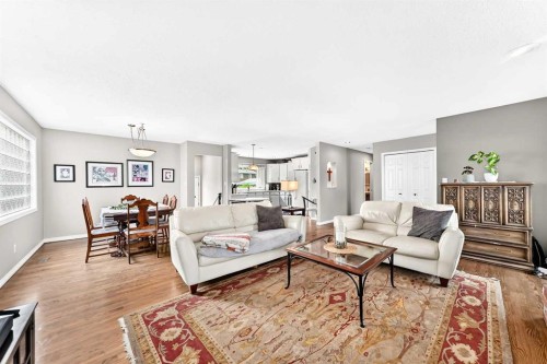 256 Midvalley Place Se, Calgary, AB - Indoor Photo Showing Living Room