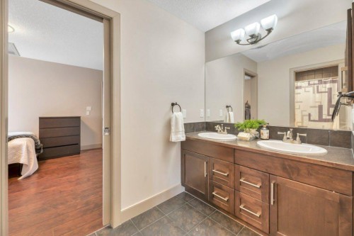 101 Hawkmere Place, Chestermere, AB - Indoor Photo Showing Bathroom