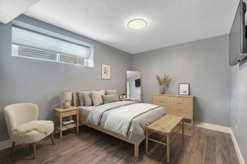 101 Hawkmere Place, Chestermere, AB - Indoor Photo Showing Bedroom