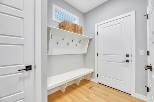 303 Dawson Harbour Court, Chestermere, AB - Indoor Photo Showing Other Room