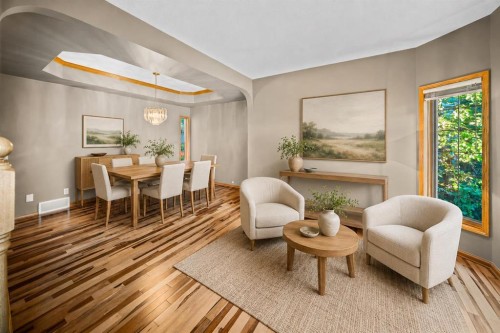 30 Gleneagles View, Cochrane, AB - Indoor Photo Showing Living Room