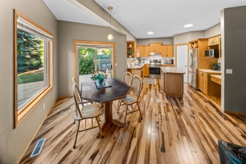 30 Gleneagles View, Cochrane, AB - Indoor Photo Showing Dining Room