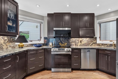 1924 29 Avenue South, Calgary, AB - Indoor Photo Showing Kitchen With Upgraded Kitchen
