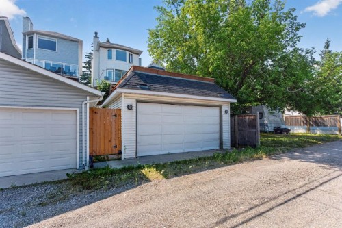 1924 29 Avenue South, Calgary, AB - Outdoor