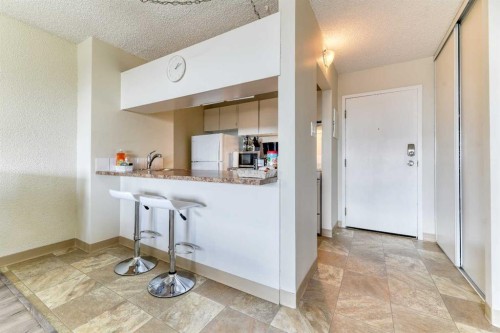 2209-221 6 Avenue Se, Calgary, AB - Indoor Photo Showing Kitchen