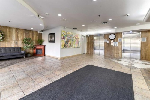 2209-221 6 Avenue Se, Calgary, AB - Indoor Photo Showing Other Room
