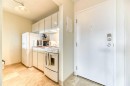 2209-221 6 Avenue Se, Calgary, AB  - Indoor Photo Showing Kitchen 