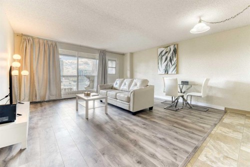 2209-221 6 Avenue Se, Calgary, AB - Indoor Photo Showing Living Room