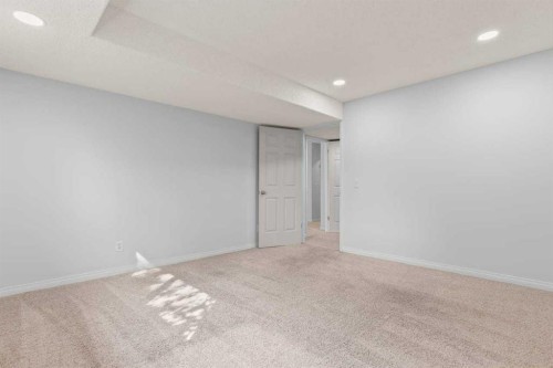 162 Millbank Hill Sw, Calgary, AB - Indoor Photo Showing Other Room