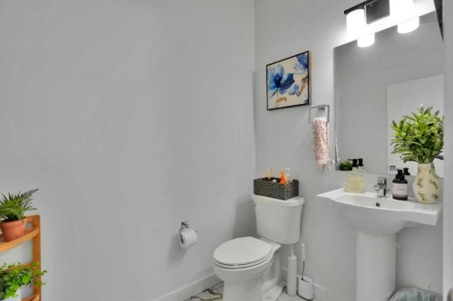 76 Amblefield Terrace Nw, Calgary, AB - Indoor Photo Showing Bathroom