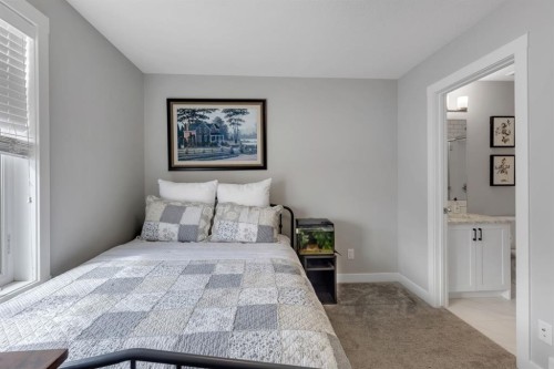 11 Sage Bluff Gate Nw, Calgary, AB - Indoor Photo Showing Bedroom