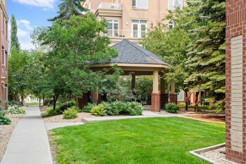4203-24 Hemlock Crescent Sw, Calgary, AB - Outdoor