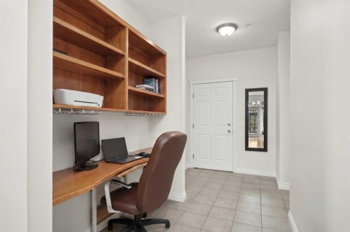 4203-24 Hemlock Crescent Sw, Calgary, AB - Indoor Photo Showing Office