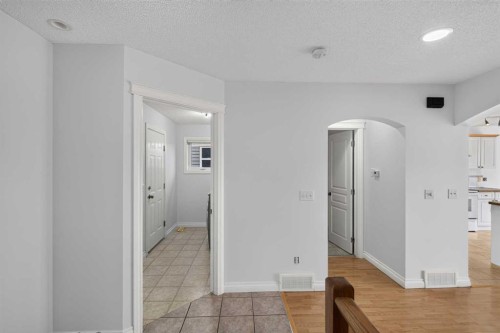 126 Bridlewood Way Sw, Calgary, AB - Indoor