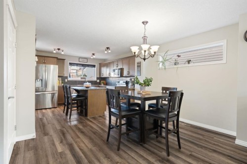 70 Walden Manor Se, Calgary, AB - Indoor Photo Showing Dining Room