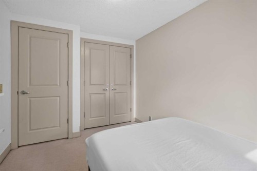 571 Point Mckay Grove Nw, Calgary, AB - Indoor Photo Showing Bedroom