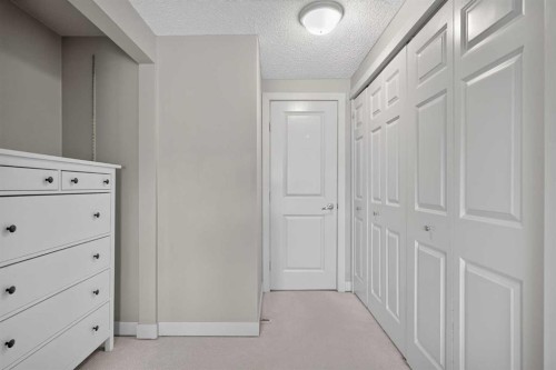 571 Point Mckay Grove Nw, Calgary, AB - Indoor Photo Showing Other Room