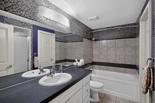 571 Point Mckay Grove Nw, Calgary, AB - Indoor Photo Showing Bathroom