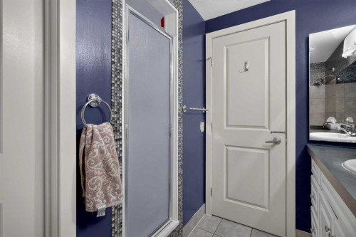 571 Point Mckay Grove Nw, Calgary, AB - Indoor Photo Showing Bathroom