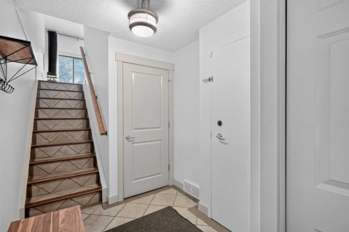 571 Point Mckay Grove Nw, Calgary, AB - Indoor Photo Showing Other Room