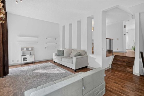 571 Point Mckay Grove Nw, Calgary, AB - Indoor Photo Showing Living Room