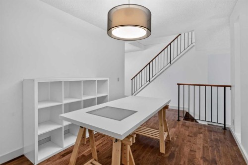 571 Point Mckay Grove Nw, Calgary, AB - Indoor Photo Showing Other Room