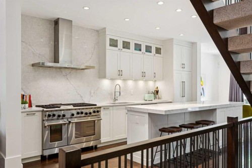 4417 16A Street Sw, Calgary, AB - Indoor Photo Showing Kitchen With Upgraded Kitchen