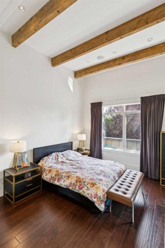 4417 16A Street Sw, Calgary, AB - Indoor Photo Showing Bedroom